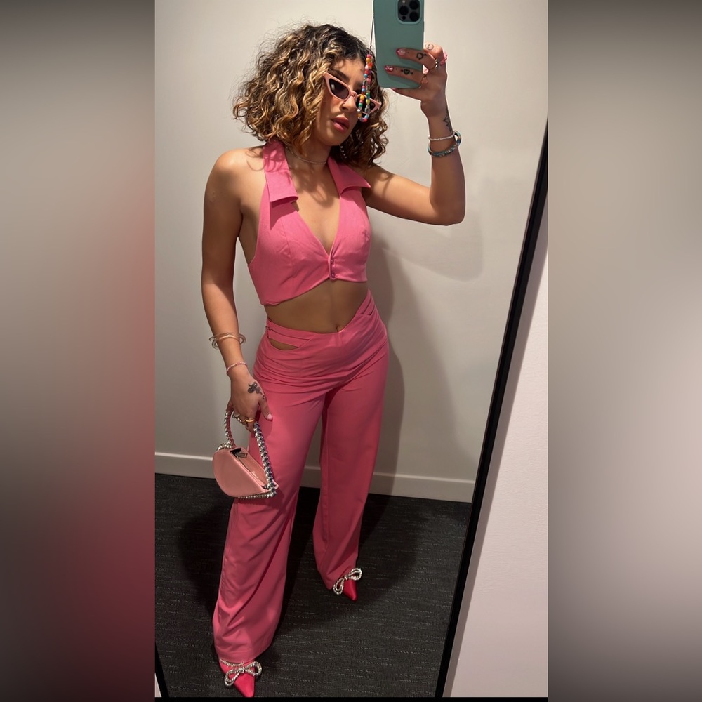 Beautiful pink crop and cutout pant set. 💘 Sold together ! - Picture 3 of 3